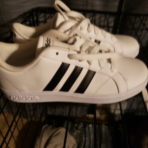 Adidas Sneakers